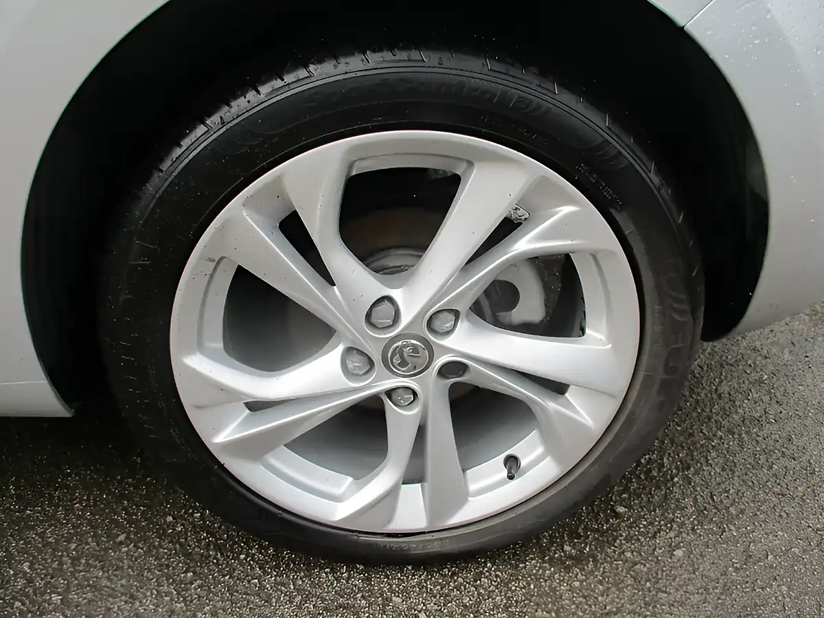 Used 2019 Vauxhall Astra Sri Silver - Interior and Exterior details 10