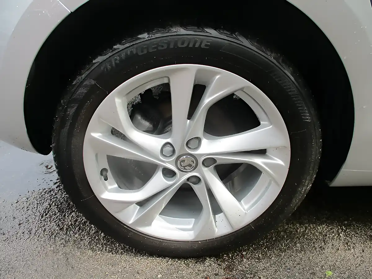 Used 2019 Vauxhall Astra Sri Silver - Interior and Exterior details 11