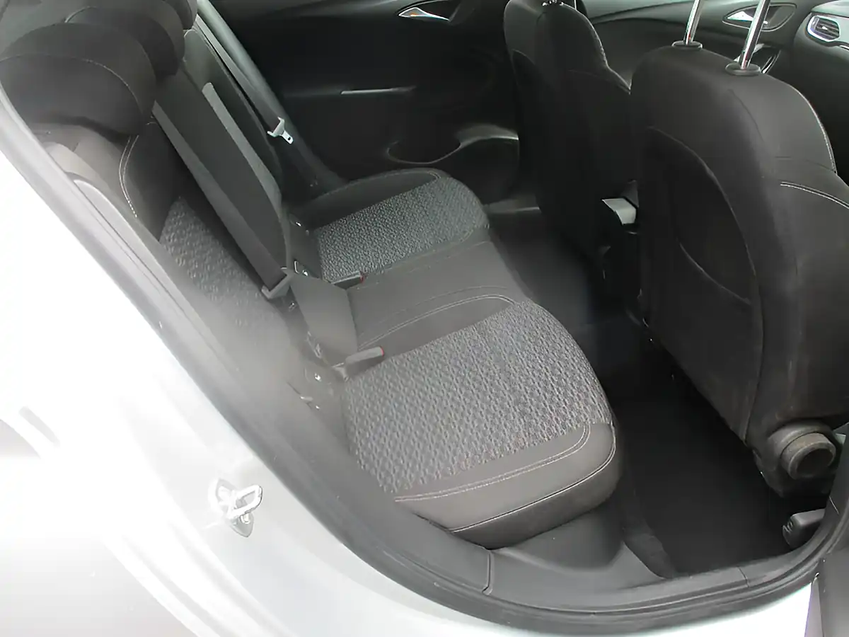 Used 2019 Vauxhall Astra Sri Silver - Interior and Exterior details 14