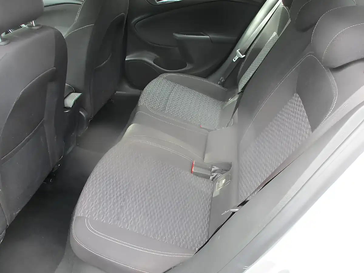 Used 2019 Vauxhall Astra Sri Silver - Interior and Exterior details 17