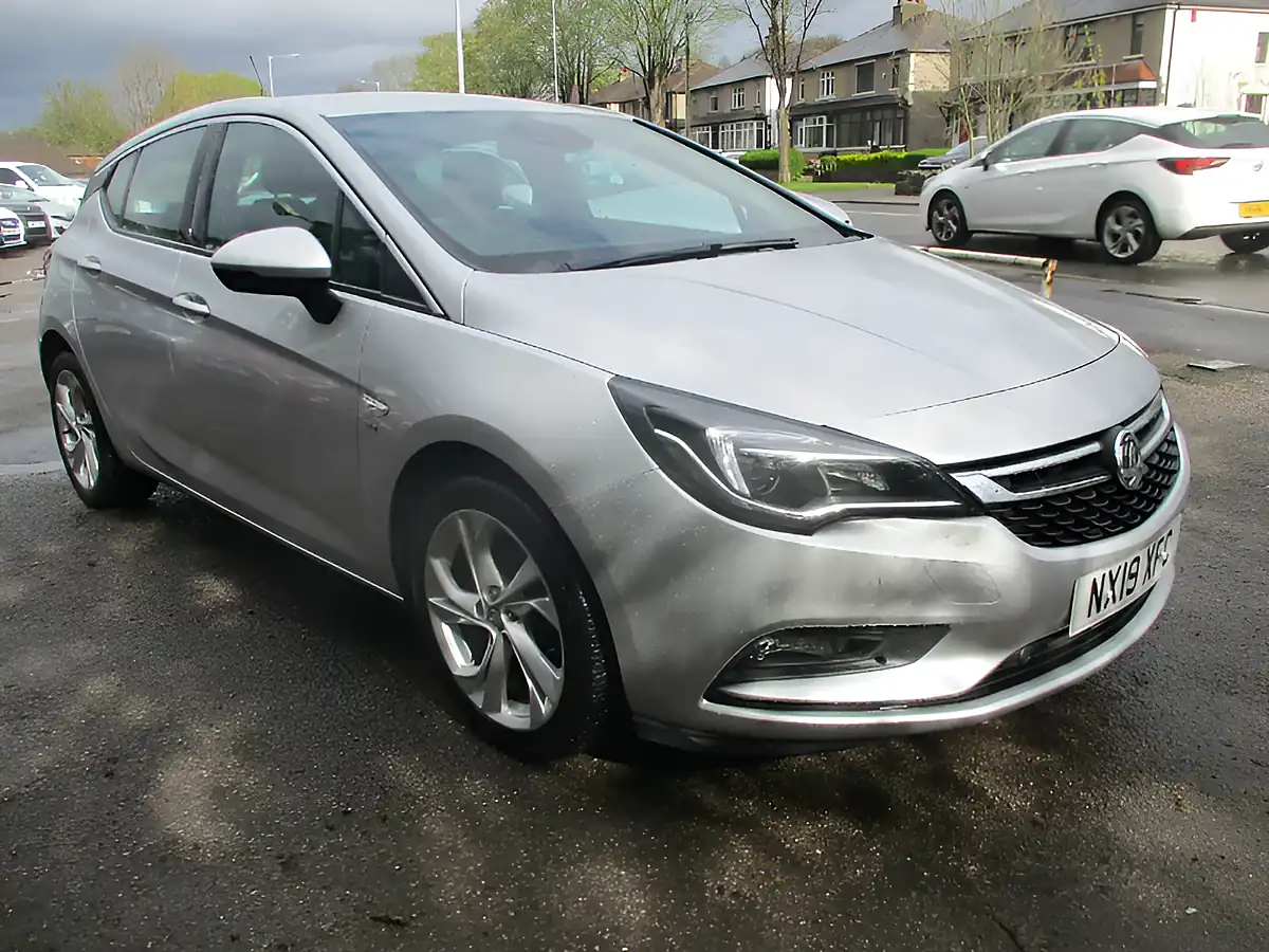 Used 2019 Vauxhall Astra Sri Silver - Interior and Exterior details 3