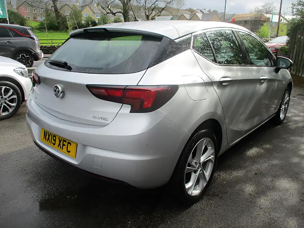 Used 2019 Vauxhall Astra Sri Silver - Interior and Exterior details 6