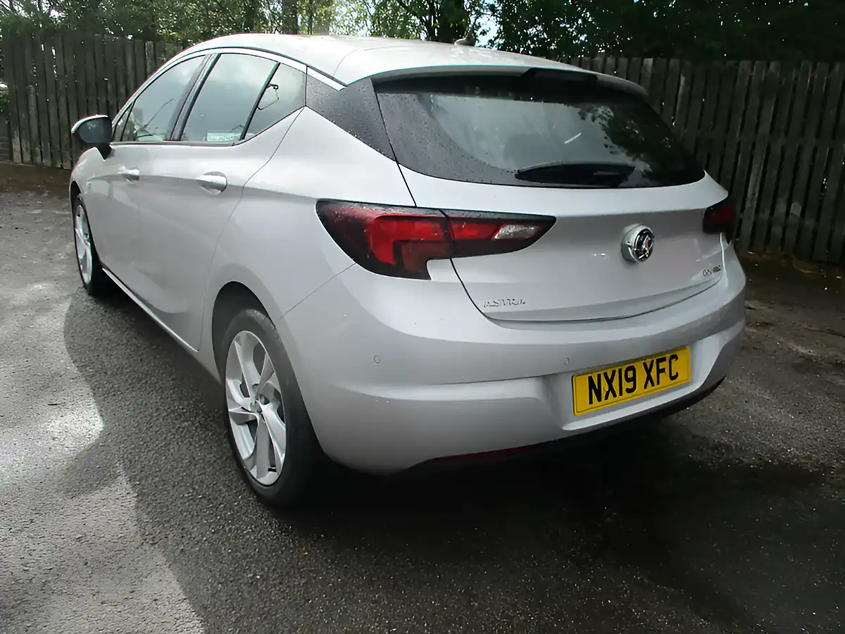 Used 2019 Vauxhall Astra Sri Silver - Interior and Exterior details 7