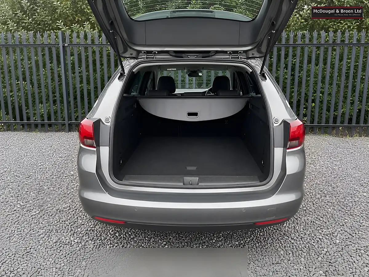 Used 2019 Vauxhall Astra Sri Sports Tourer Grey - Interior and Exterior details 11