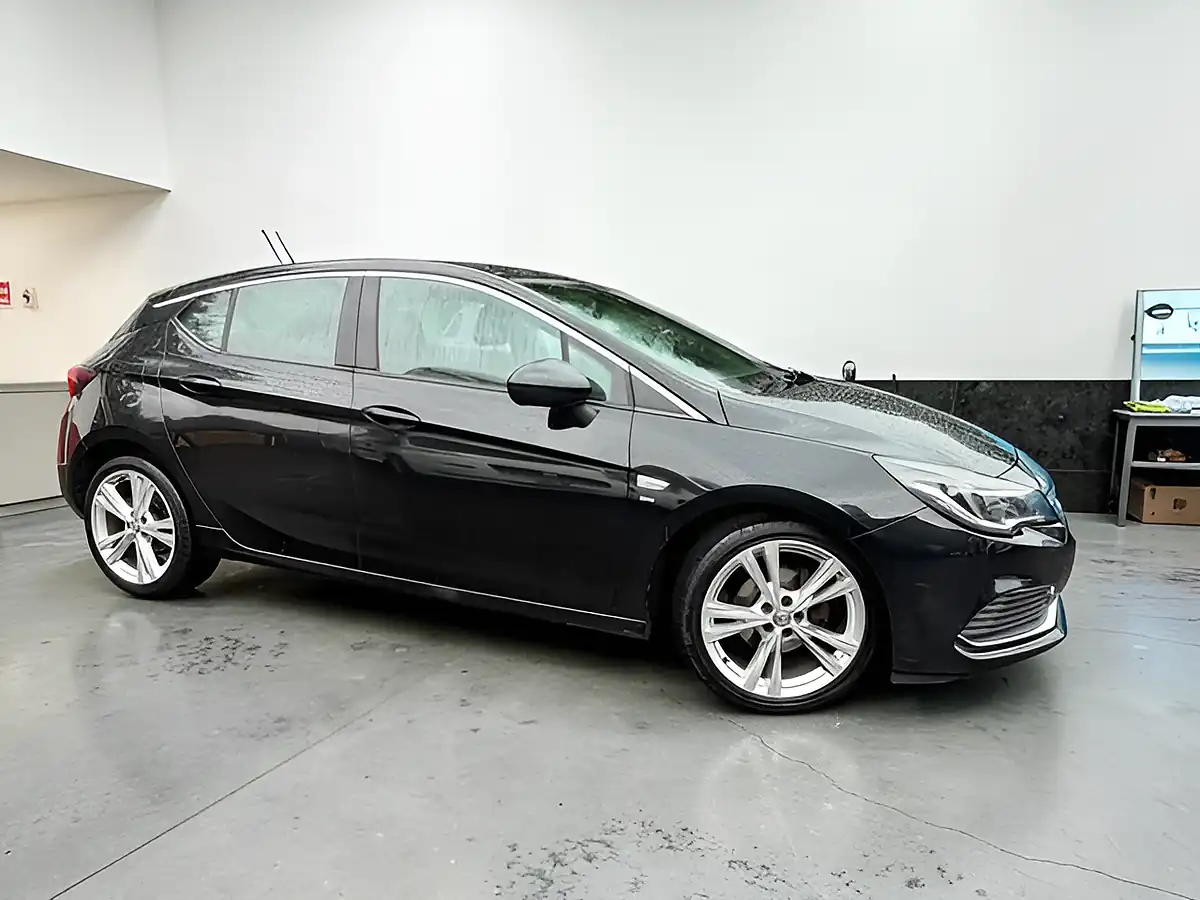 Used 2019 Vauxhall Astra Sri Vx Line Nav Black - Front View
