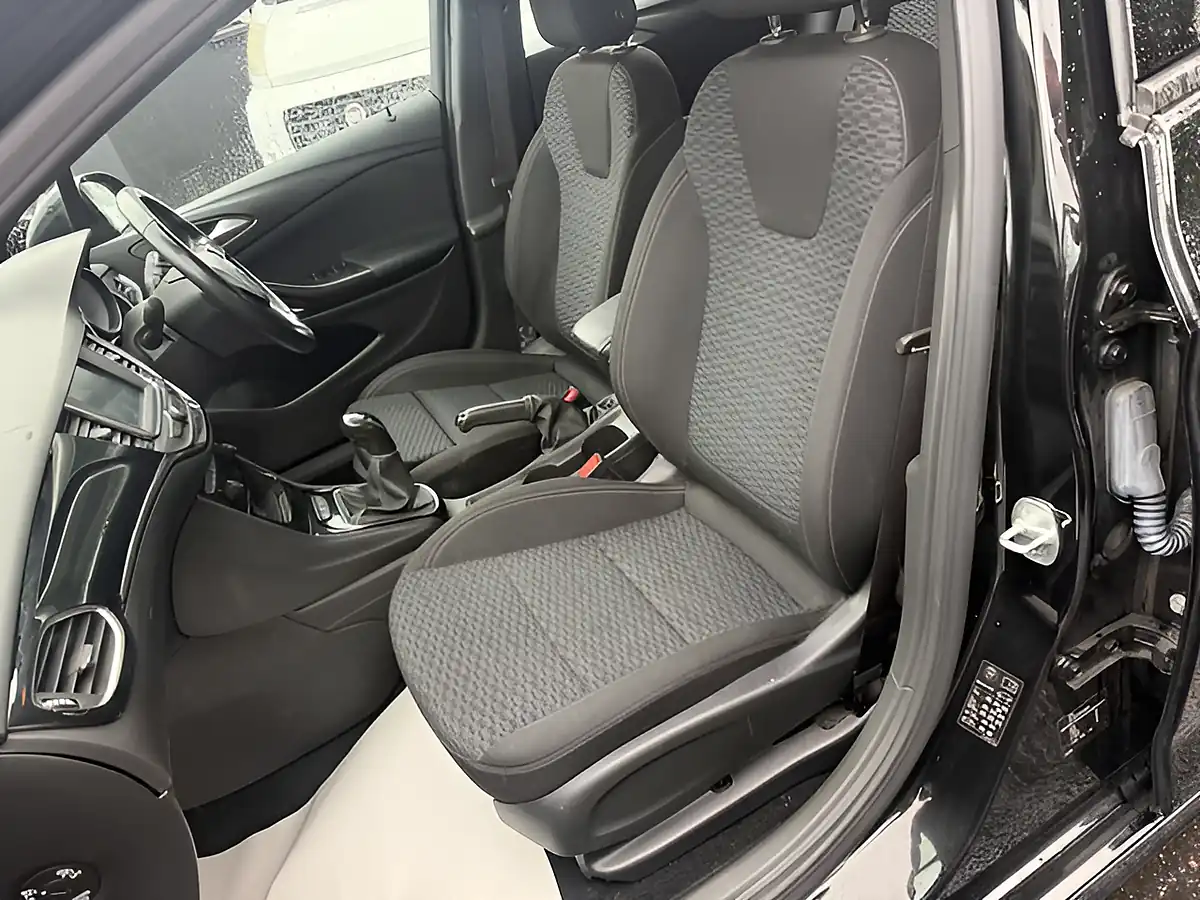 Used 2019 Vauxhall Astra Sri Vx Line Nav Black - Interior and Exterior details 10