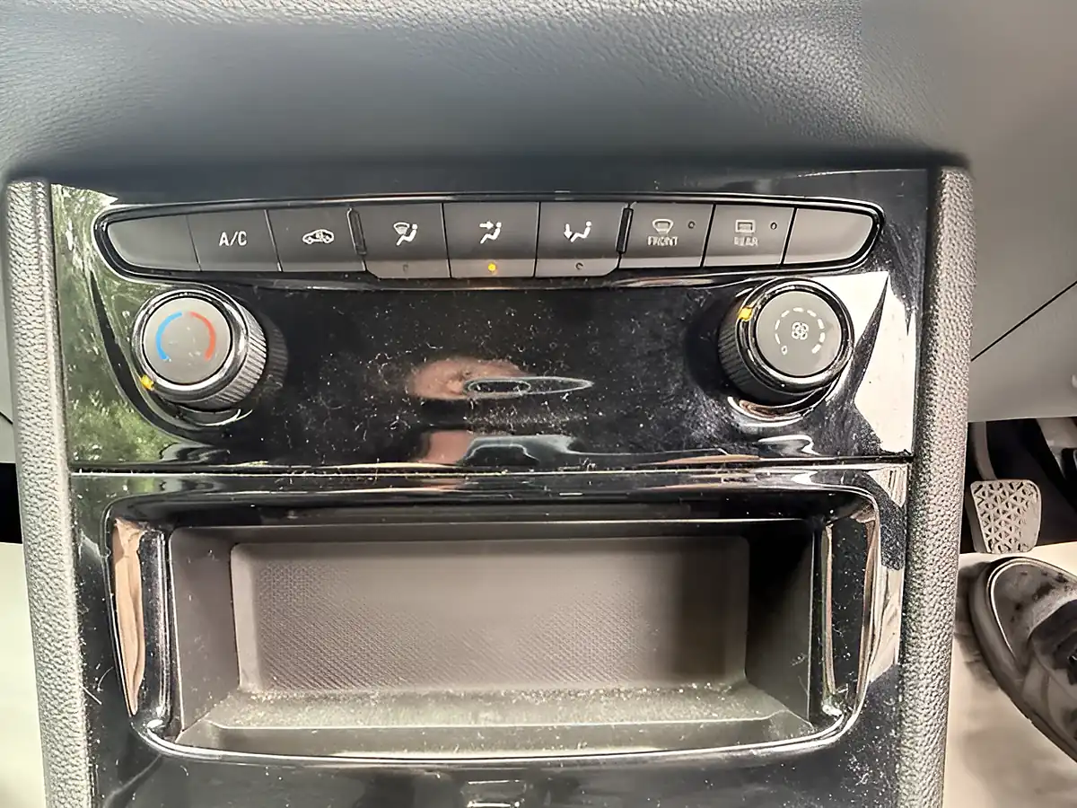 Used 2019 Vauxhall Astra Sri Vx Line Nav Black - Interior and Exterior details 18