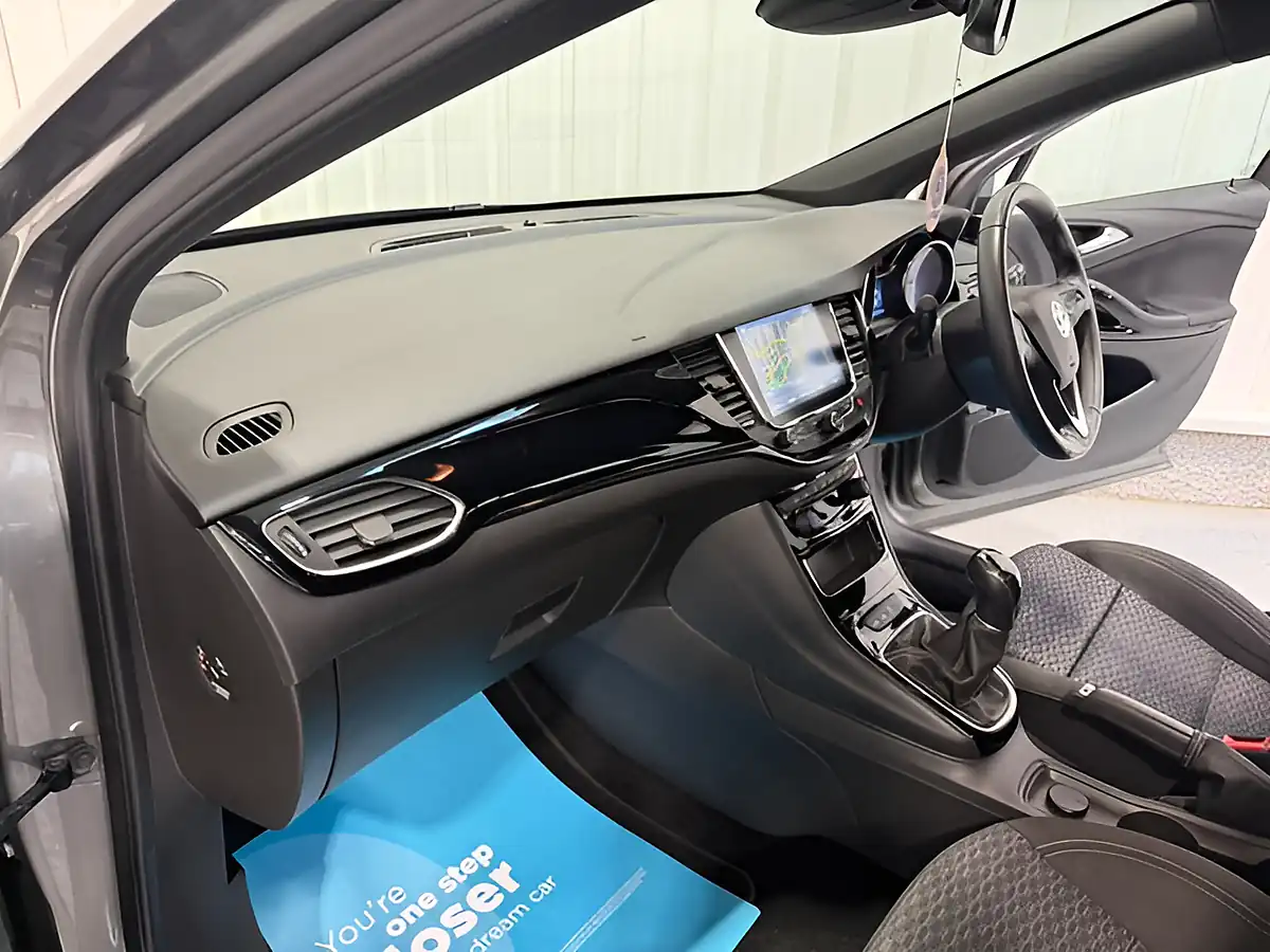 Used 2019 Vauxhall Astra Sri Vx Line Nav Cosmic Grey - Interior and Exterior details 10