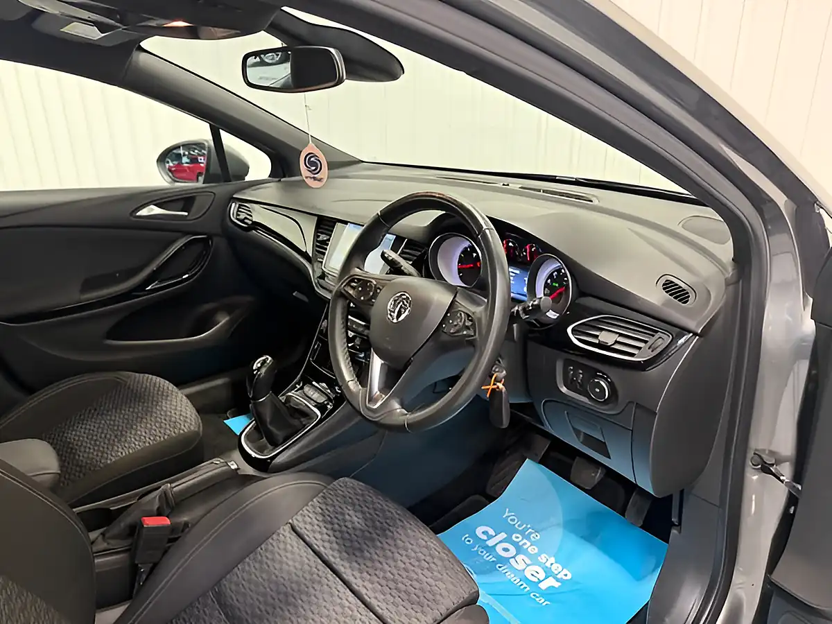 Used 2019 Vauxhall Astra Sri Vx Line Nav Cosmic Grey - Interior and Exterior details 9