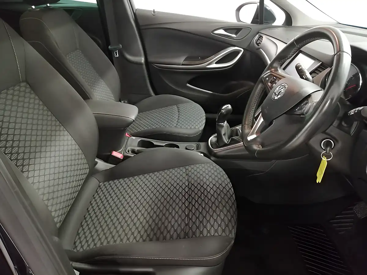 Used 2019 Vauxhall Astra Tech Line Nav Blue - Interior and Exterior details 10