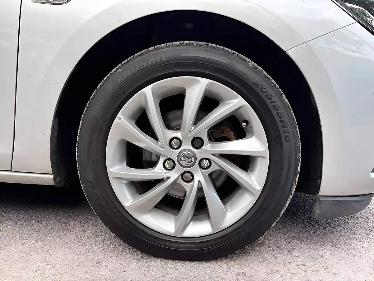Used 2019 Vauxhall Astra Tech Line Nav Silver - Interior and Exterior details 20