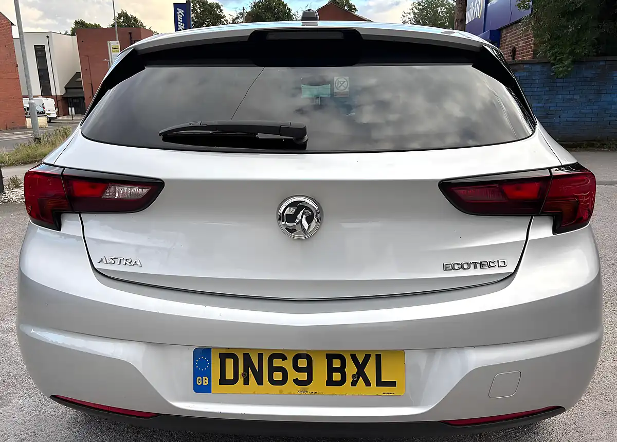 Used 2019 Vauxhall Astra Tech Line Nav Silver - Interior and Exterior details 7