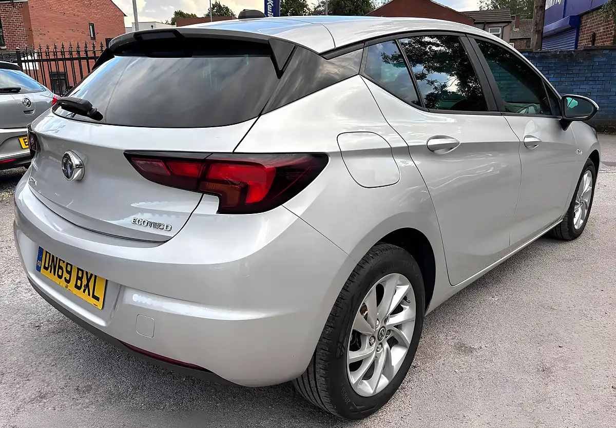 Used 2019 Vauxhall Astra Tech Line Nav Silver - Interior and Exterior details 8