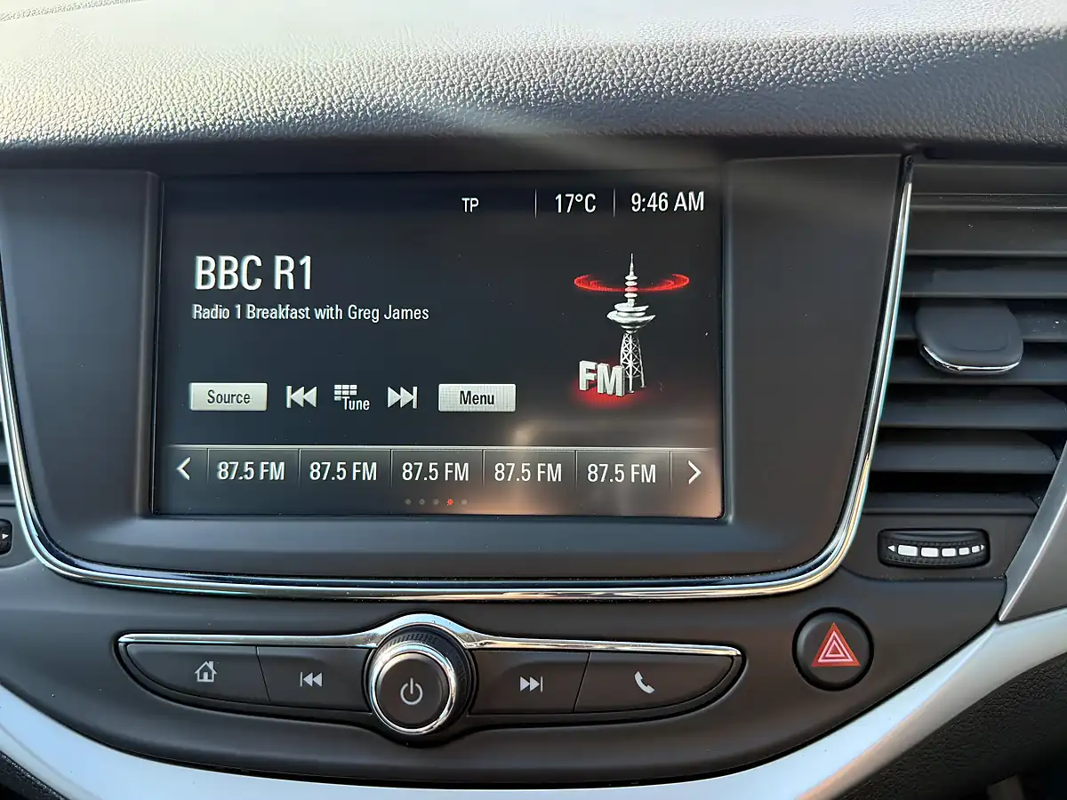 Used 2019 Vauxhall Astra Tech Line White - Interior and Exterior details 16