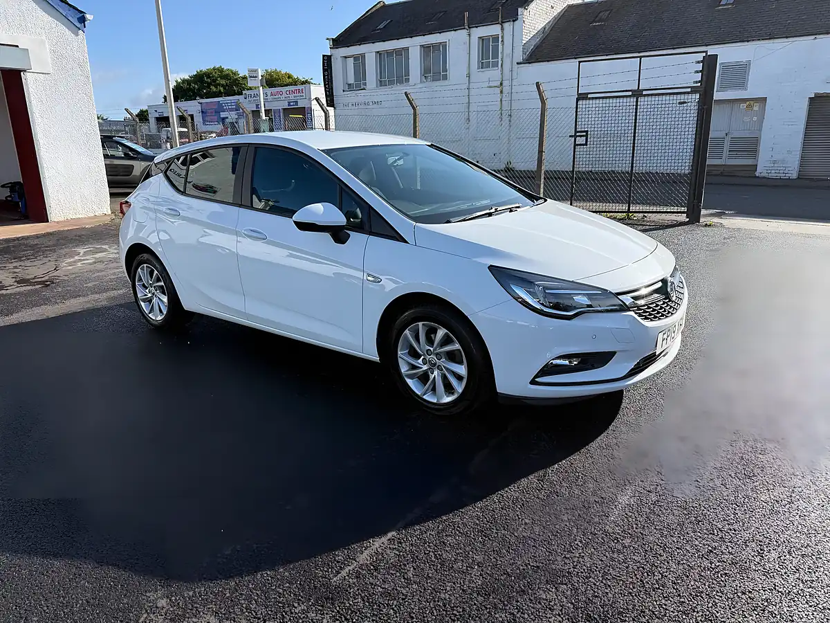 Used 2019 Vauxhall Astra Tech Line White - Interior and Exterior details 3