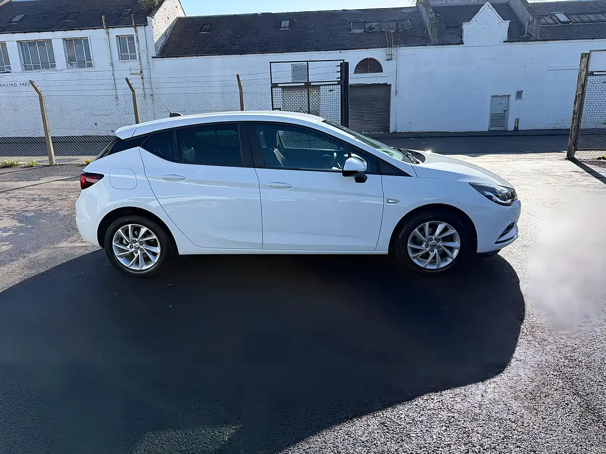 Used 2019 Vauxhall Astra Tech Line White - Interior and Exterior details 4
