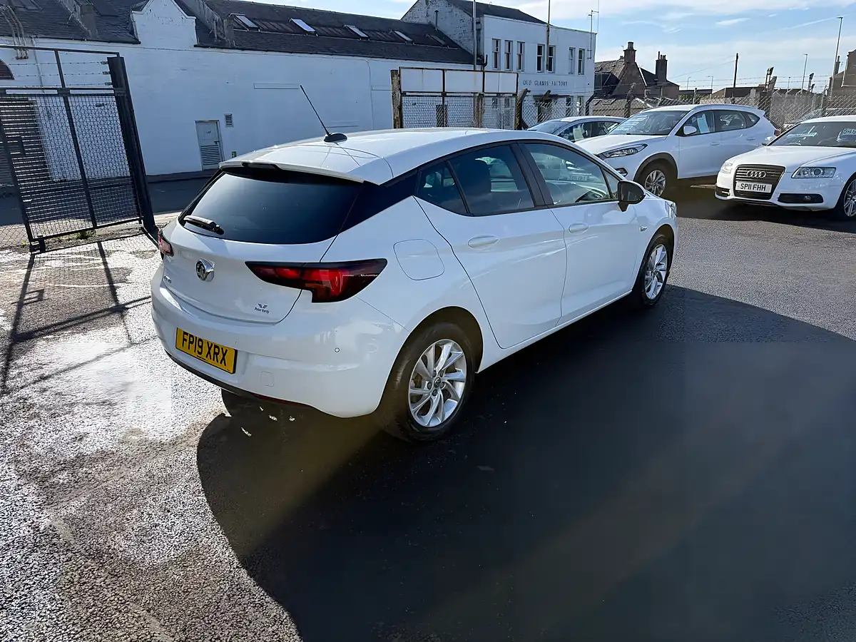 Used 2019 Vauxhall Astra Tech Line White - Interior and Exterior details 5