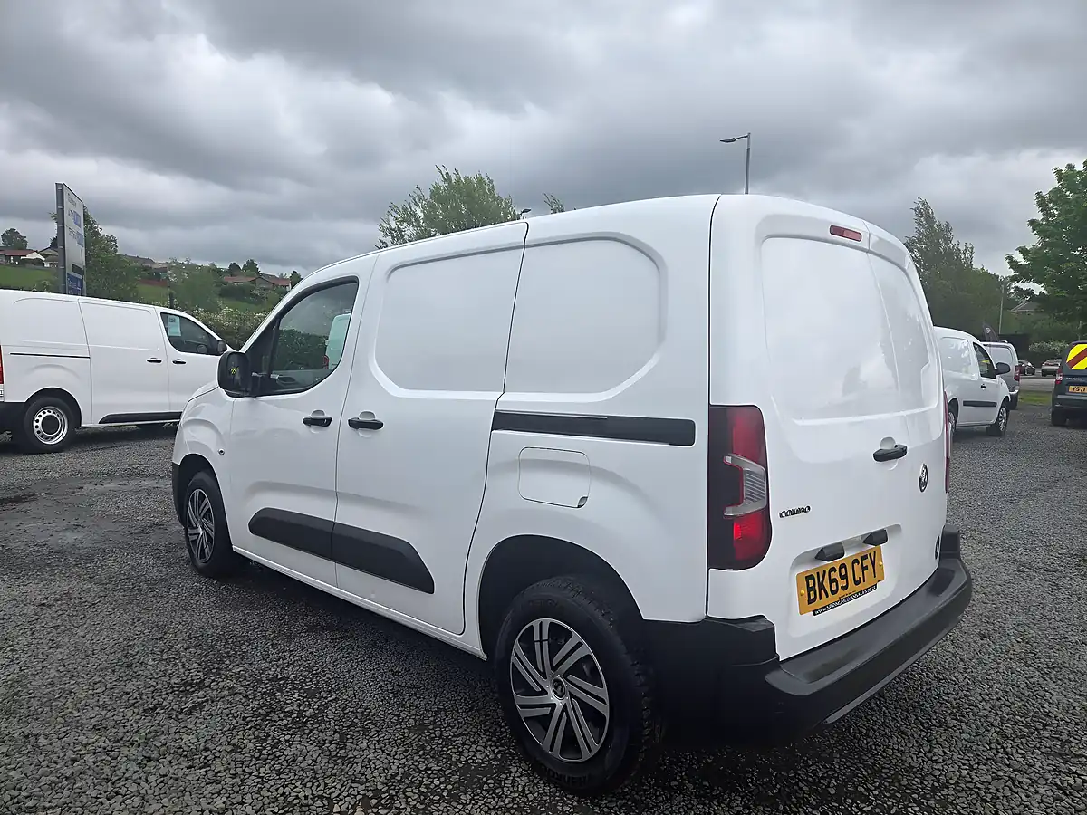 Used 2019 Vauxhall Combo 2000 Edition L1 H1 White - Interior and Exterior details 13