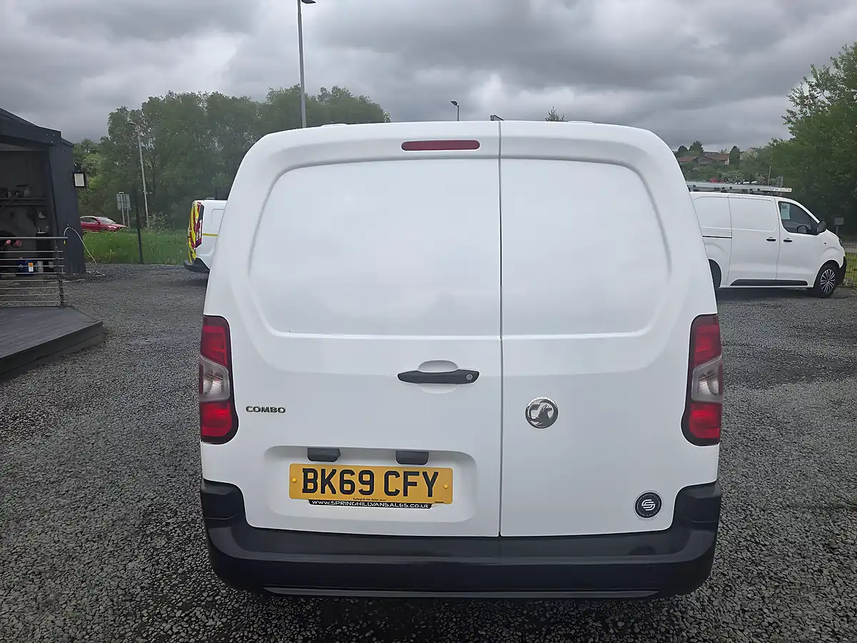 Used 2019 Vauxhall Combo 2000 Edition L1 H1 White - Interior and Exterior details 16