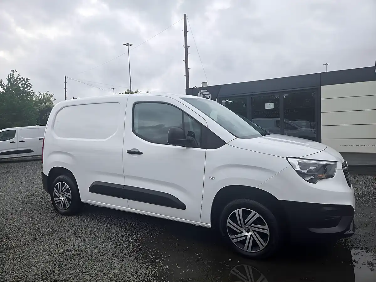 Used 2019 Vauxhall Combo 2000 Edition L1 H1 White - Interior and Exterior details 2