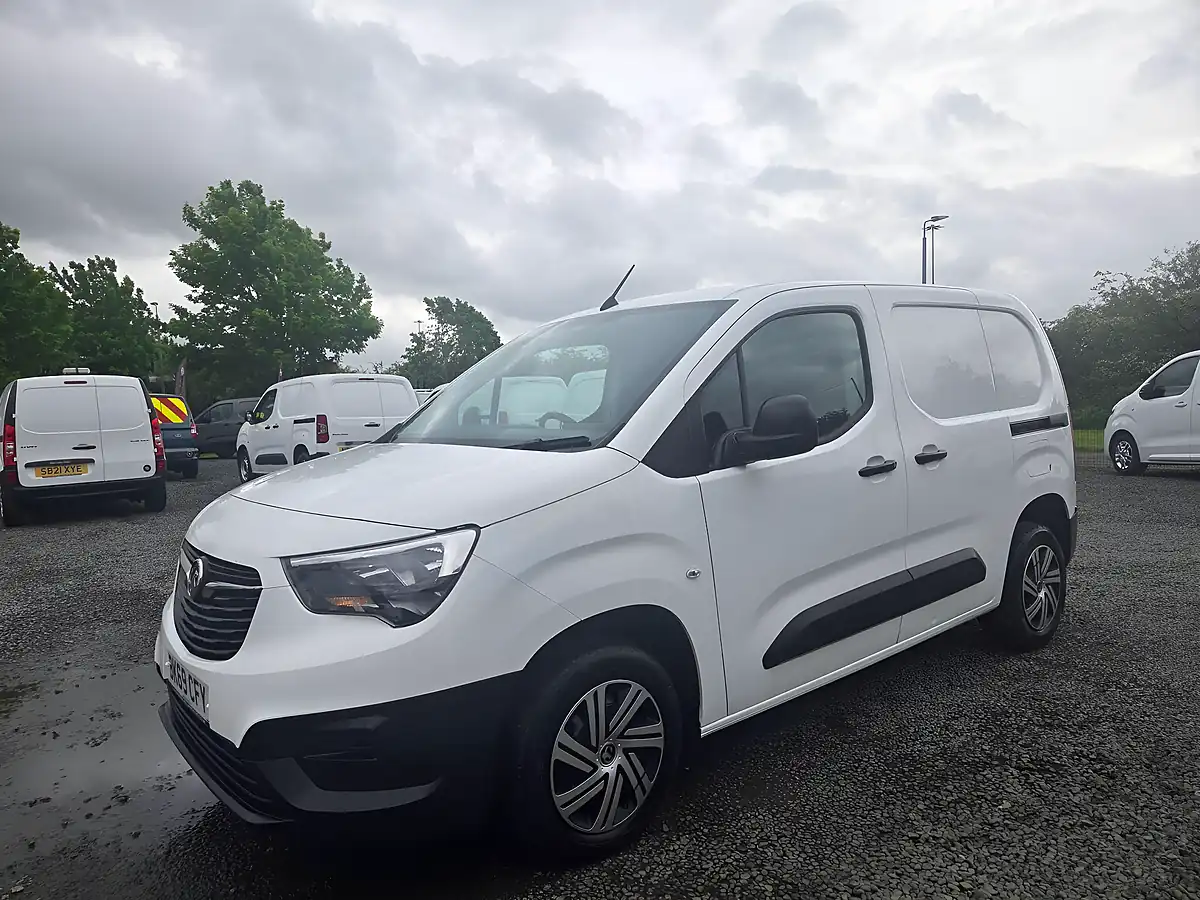 Used 2019 Vauxhall Combo 2000 Edition L1 H1 White - Interior and Exterior details 6