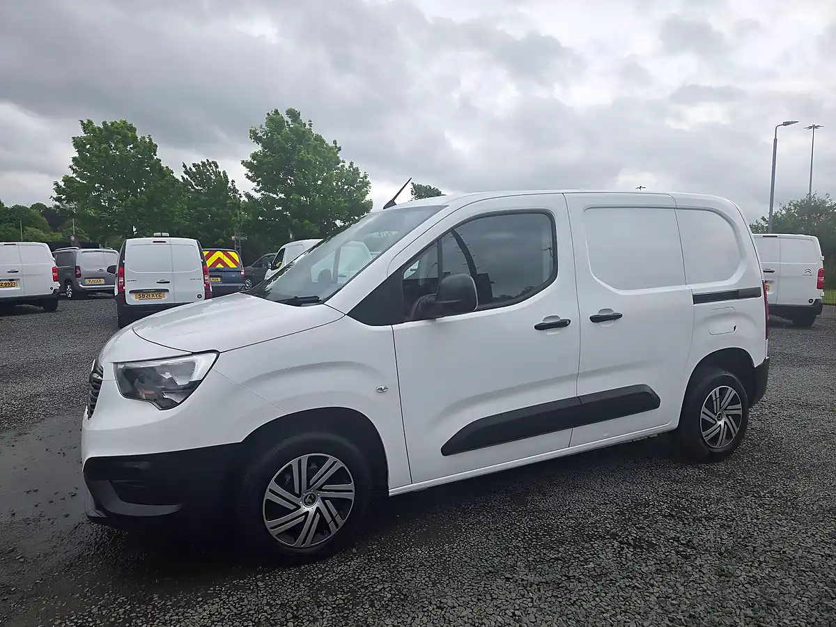 Used 2019 Vauxhall Combo 2000 Edition L1 H1 White - Interior and Exterior details 7