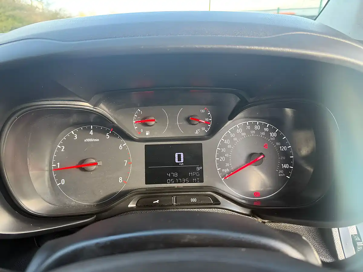Used 2019 Vauxhall Combo 2000 Edition White - Interior and Exterior details 11