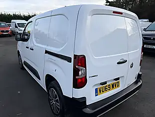Used 2019 Vauxhall Combo 2000 Edition White - Interior and Exterior details 18