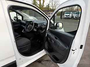 Used 2019 Vauxhall Combo 2000 Edition White - Interior and Exterior details 3