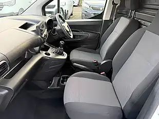 Used 2019 Vauxhall Combo 2000 Edition White - Interior and Exterior details 8