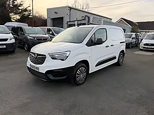 Used 2019 Vauxhall Combo 2000 Edition White - Interior and Exterior details 9