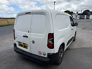 Used 2019 Vauxhall Combo 2000 Edition White - Interior and Exterior details 4