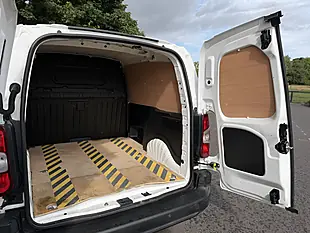Used 2019 Vauxhall Combo 2000 Edition White - Interior and Exterior details 10