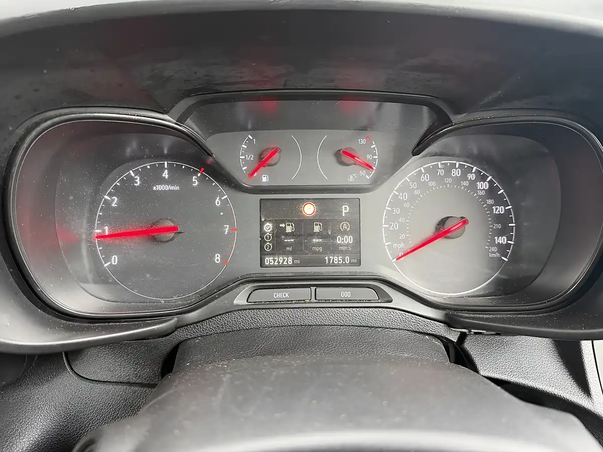 Used 2019 Vauxhall Combo 2000 Edition White - Interior and Exterior details 15