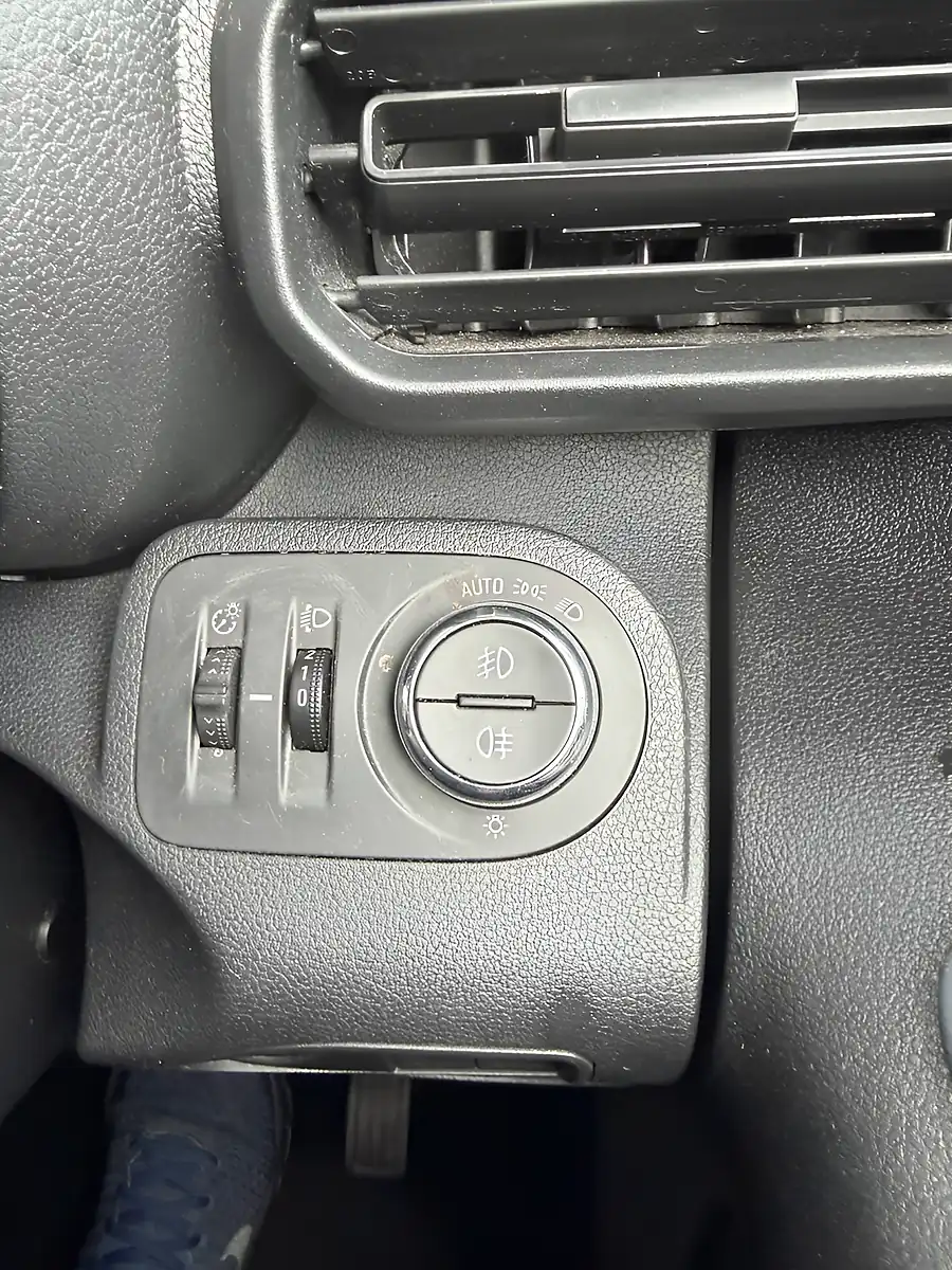 Used 2019 Vauxhall Combo 2000 Edition White - Interior and Exterior details 19
