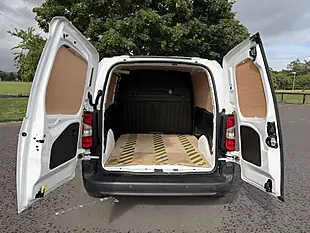Used 2019 Vauxhall Combo 2000 Edition White - Interior and Exterior details 7