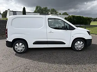 Used 2019 Vauxhall Combo 2000 Edition White - Interior and Exterior details 9