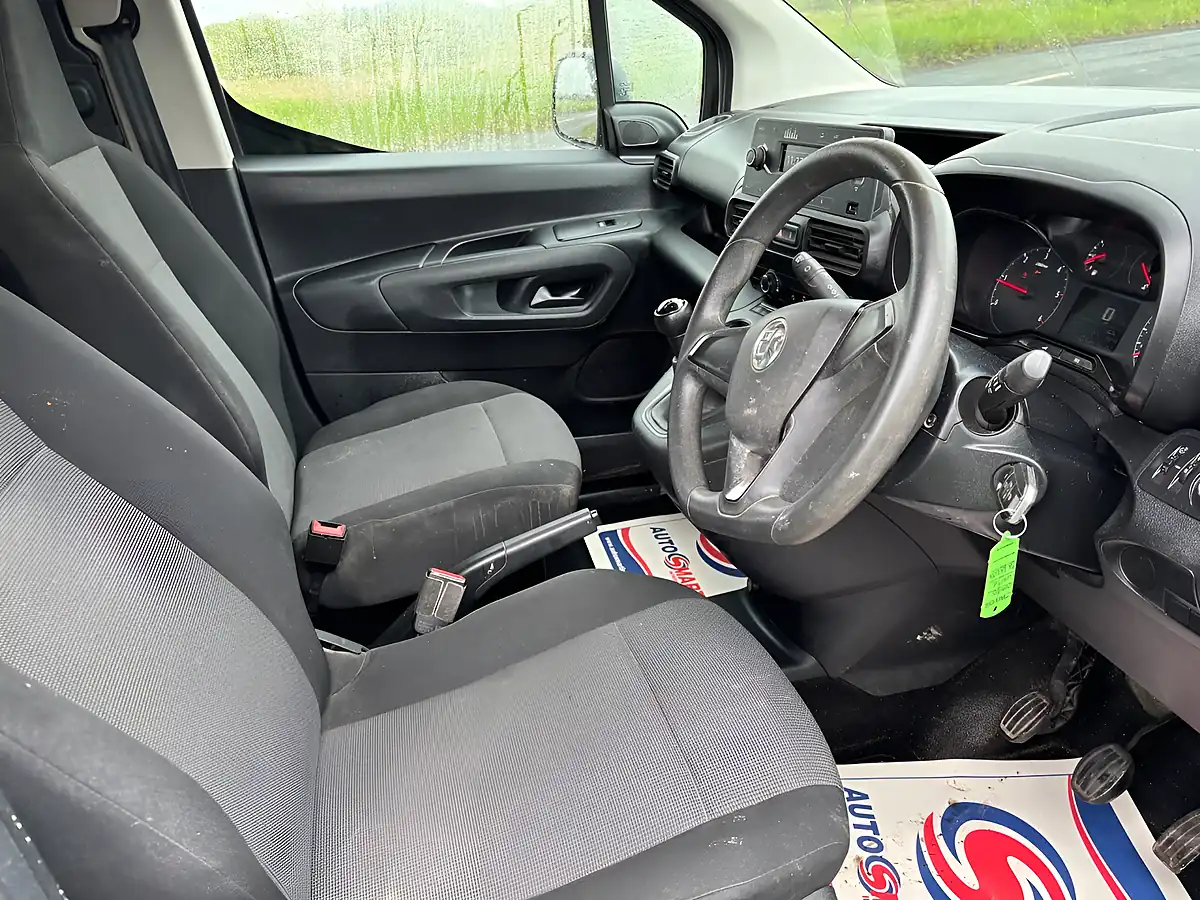 Used 2019 Vauxhall Combo 2300 Edition White - Interior and Exterior details 16