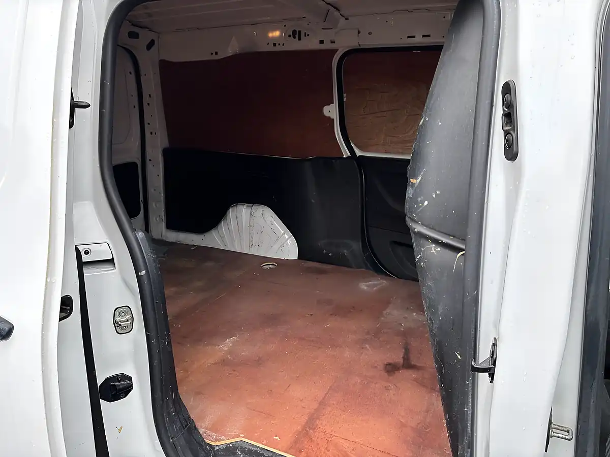 Used 2019 Vauxhall Combo 2300 Edition White - Interior and Exterior details 19