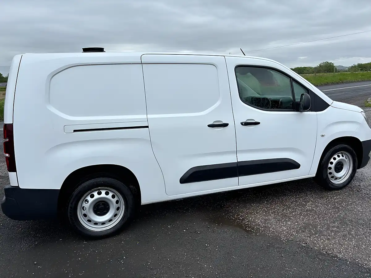 Used 2019 Vauxhall Combo 2300 Edition White - Interior and Exterior details 8