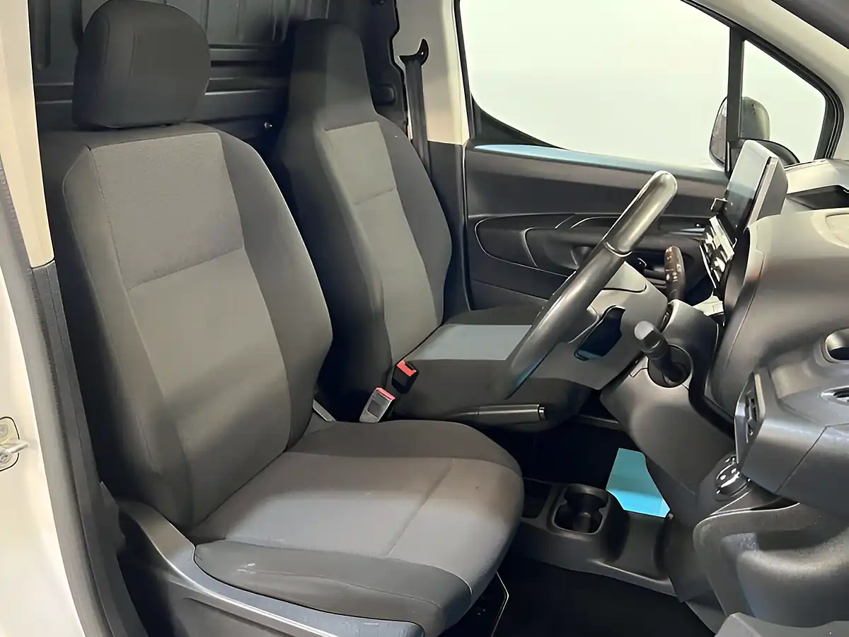 Used 2019 Vauxhall Combo 2300 Edition White - Interior and Exterior details 12