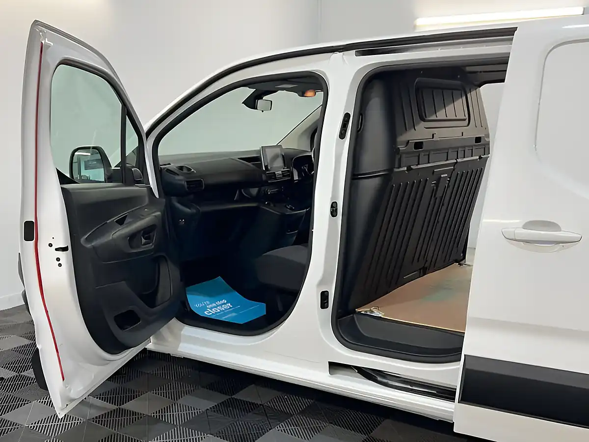 Used 2019 Vauxhall Combo 2300 Edition White - Interior and Exterior details 13