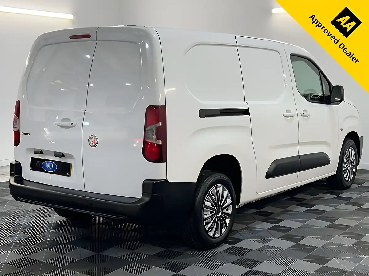 Used 2019 Vauxhall Combo 2300 Edition White - Interior and Exterior details 3