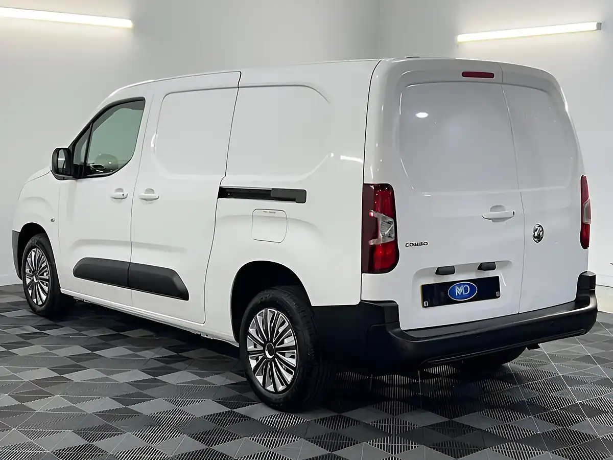 Used 2019 Vauxhall Combo 2300 Edition White - Interior and Exterior details 5