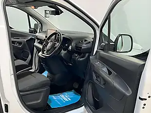 Used 2019 Vauxhall Combo 2300 Edition White - Interior and Exterior details 9