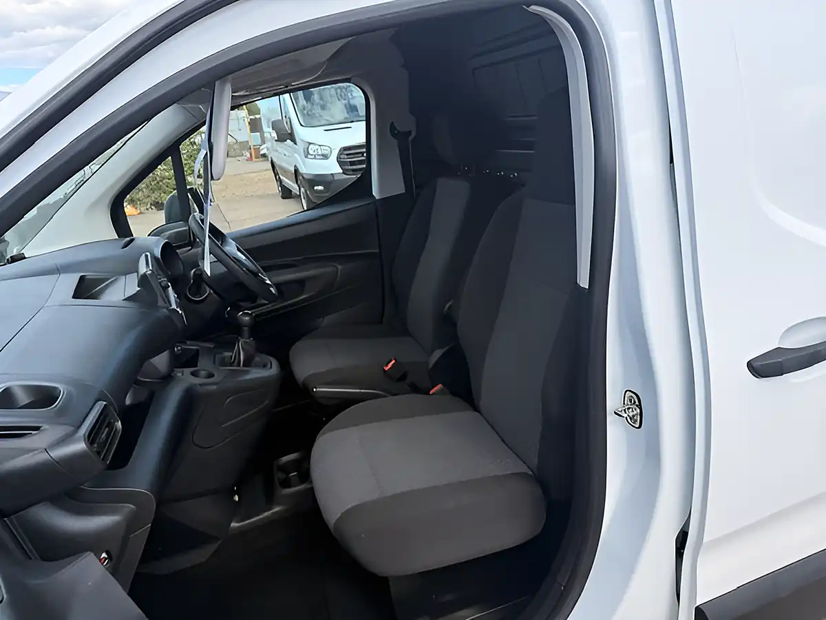 Used 2019 Vauxhall Combo 2300 Edition White - Interior and Exterior details 13