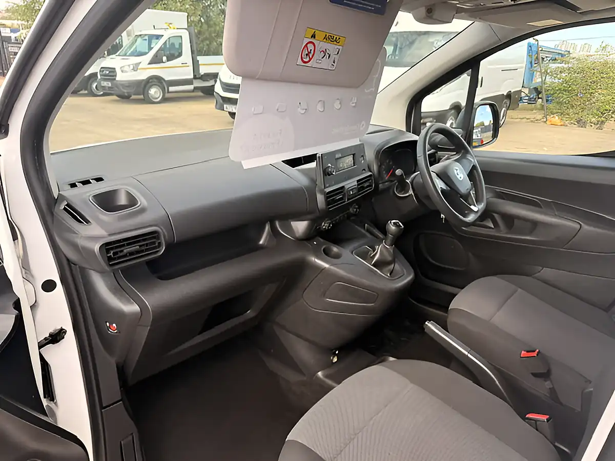 Used 2019 Vauxhall Combo 2300 Edition White - Interior and Exterior details 14