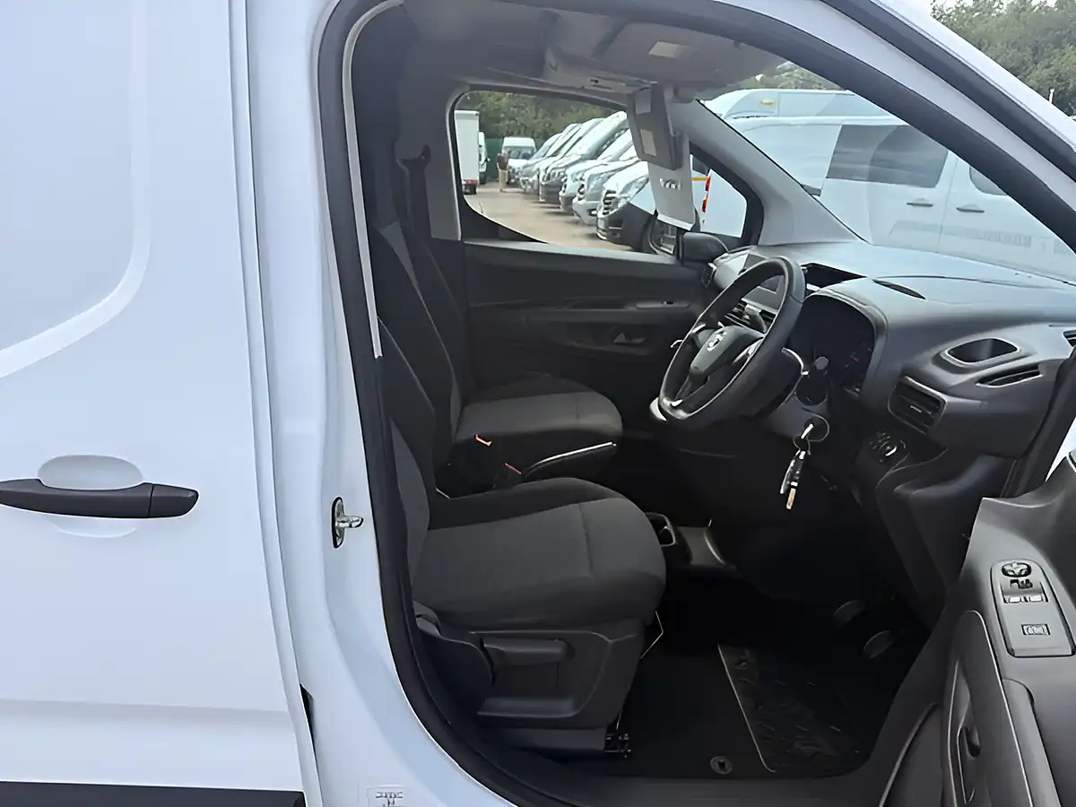 Used 2019 Vauxhall Combo 2300 Edition White - Interior and Exterior details 15