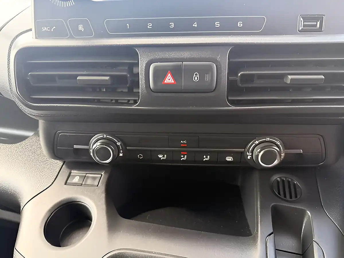Used 2019 Vauxhall Combo 2300 Edition White - Interior and Exterior details 19