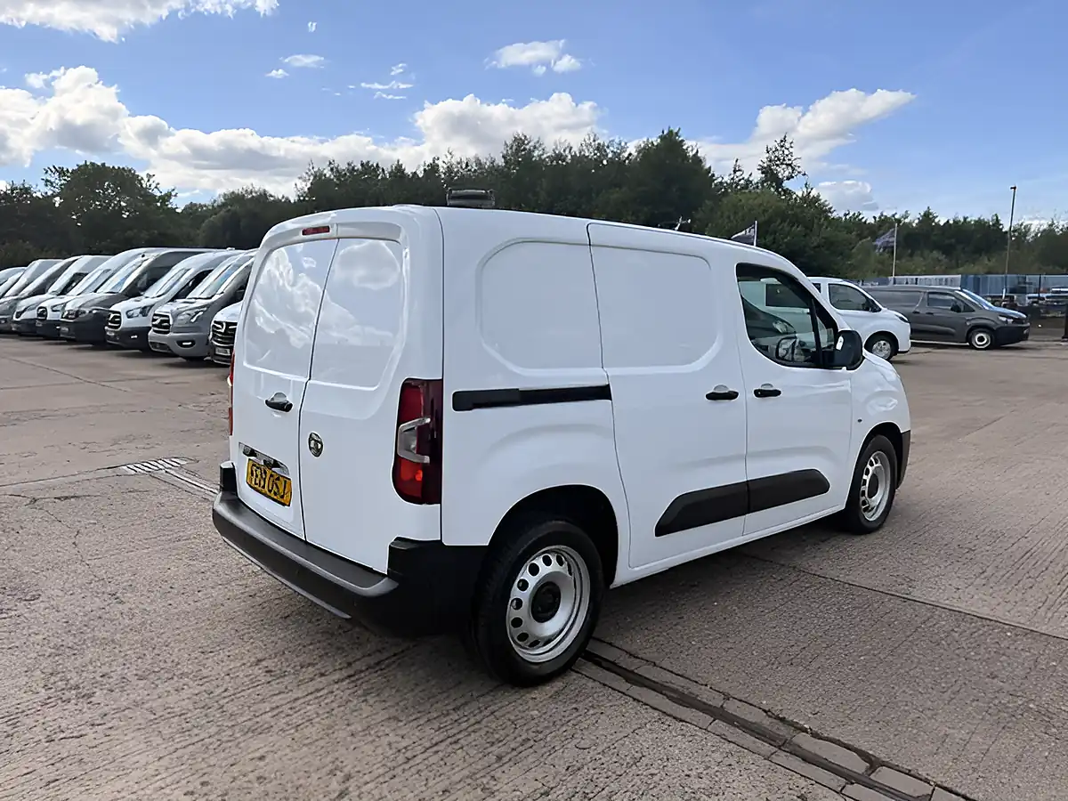 Used 2019 Vauxhall Combo 2300 Edition White - Interior and Exterior details 4
